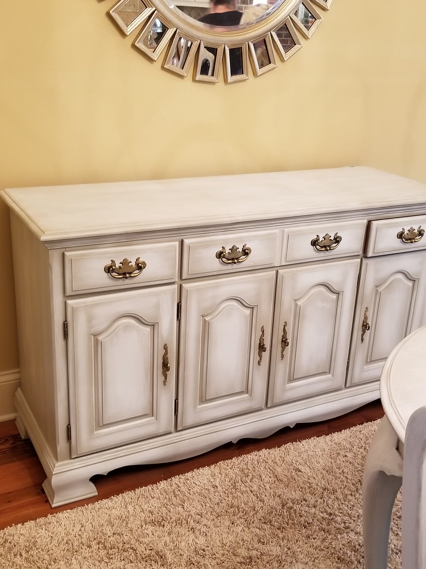 Distressed Dining room Furniture Suite