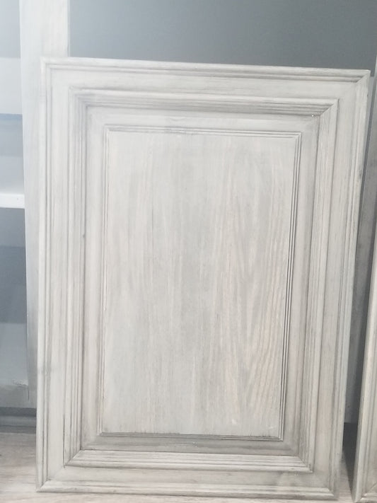 Wood Grain Technique on Cabinet Doors