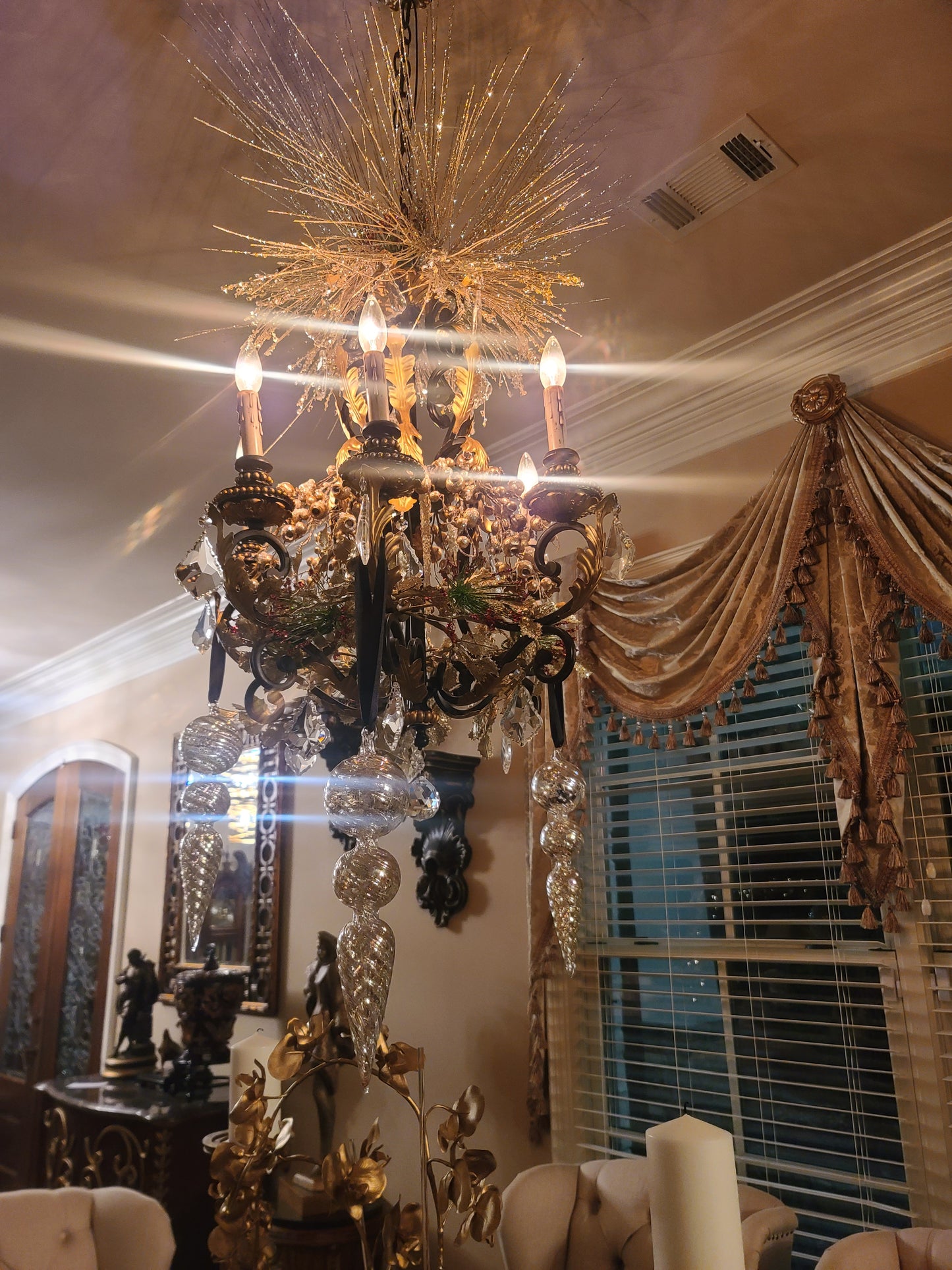 Breakfast Table Chandelier Decor